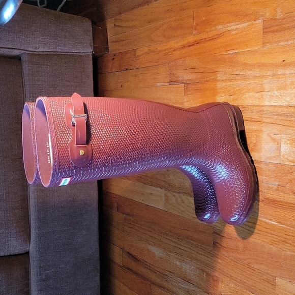 💃🏾 SALE💃🏾Hunter Women's Original Embossed Refined Tall Waterproof Rain Boot - Picture 7 of 10